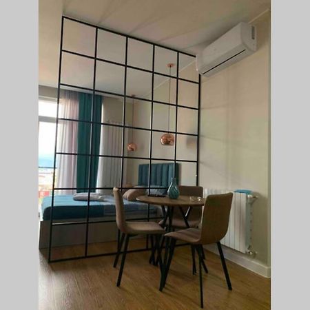 Geverse Apartment Batumi Eksteriør bilde